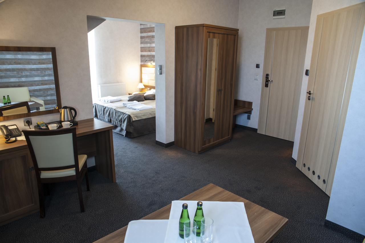 Hotel Pod Szyszkami Kozmin Eksteriør bilde