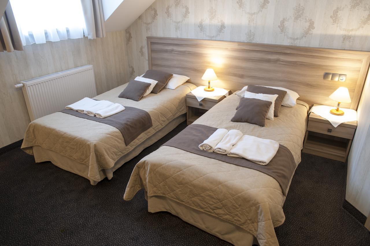 Hotel Pod Szyszkami Kozmin Eksteriør bilde