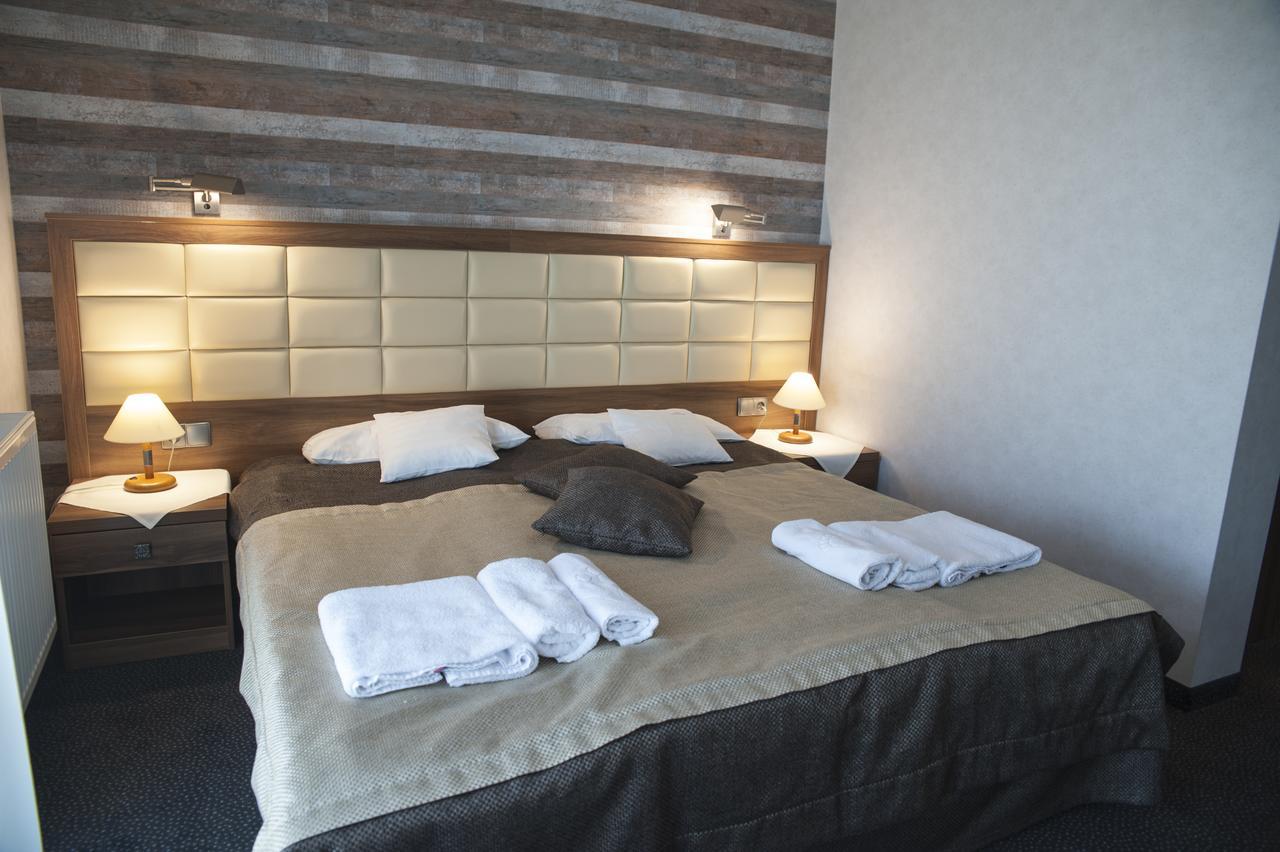 Hotel Pod Szyszkami Kozmin Eksteriør bilde