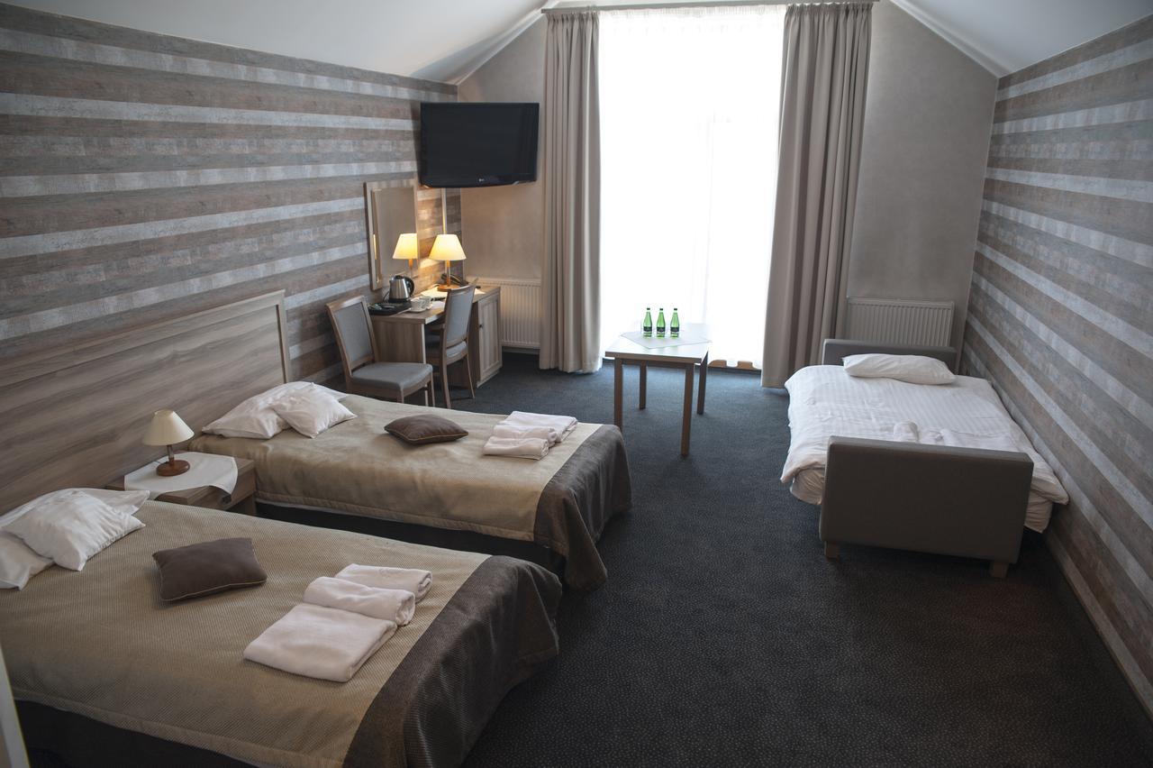 Hotel Pod Szyszkami Kozmin Eksteriør bilde